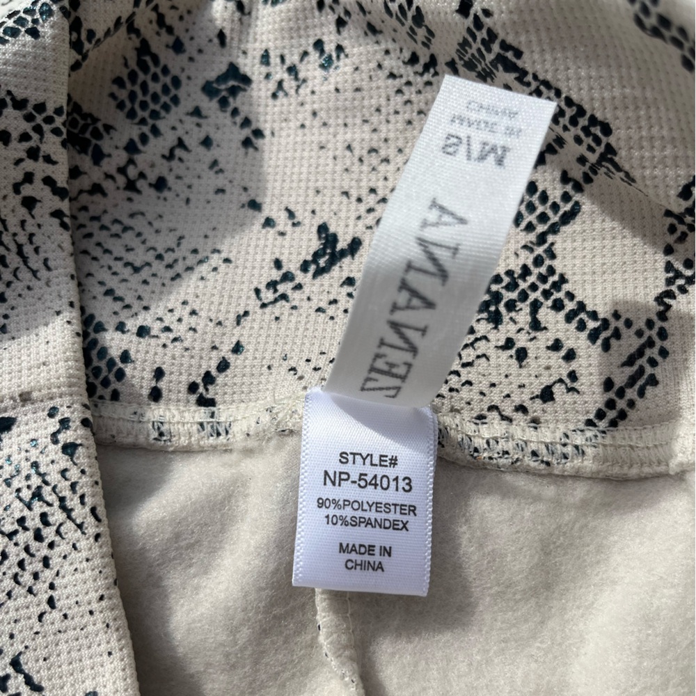 NWT Zenana Fleece Lined Snake Print Leggings S/M - Picture 9 of 10